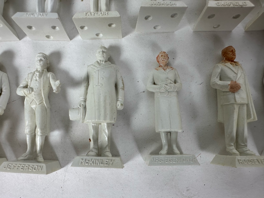 Vintage Plastic Miniatures American Presidents Figurines 1.5'H [Photo 12]