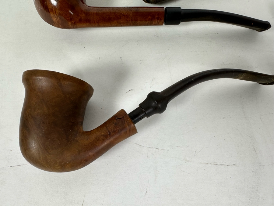 (7) Vintage Wooden Smoking Pipes Collection With Stand: (1) Hilson Maestro Belgium, (1) Corsica Paris, (1) GBD France, (1) Mastercraft, (1) De Luxe, (1) The Guildhall London & (1) Hilands Danish [Photo 4]