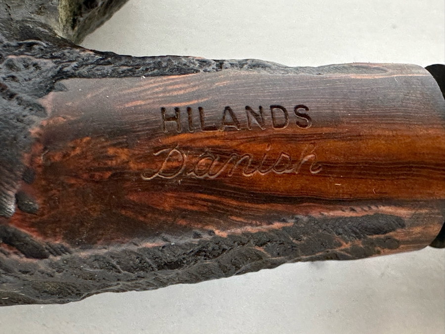 (7) Vintage Wooden Smoking Pipes Collection With Stand: (1) Hilson Maestro Belgium, (1) Corsica Paris, (1) GBD France, (1) Mastercraft, (1) De Luxe, (1) The Guildhall London & (1) Hilands Danish [Photo 17]