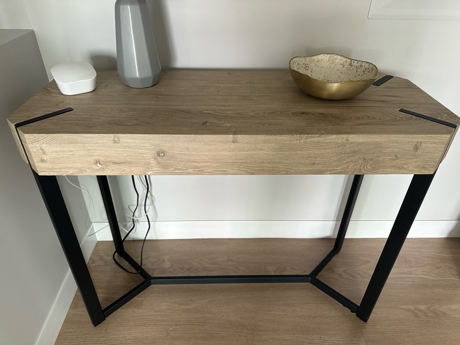 Contemporary Console Table 39.5W X 16D X 29.5H [Photo 1]