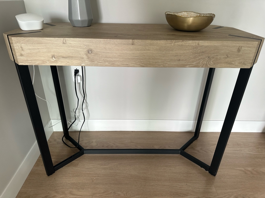 Contemporary Console Table 39.5W X 16D X 29.5H [Photo 4]