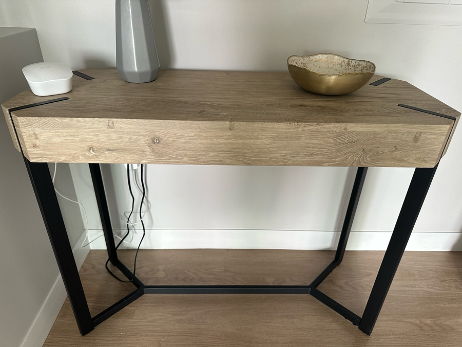 Contemporary Console Table 39.5W X 16D X 29.5H [Photo 3]