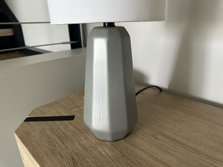 Small Modern Table Lamp 17.5H [Photo 3]