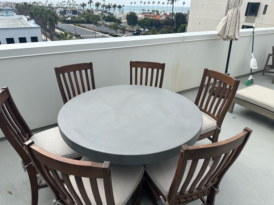 Six Pottery Barn Wooden Chairs And Pottery Barn 48' Round Pedestal Table Retails $3,362 [Photo 4]