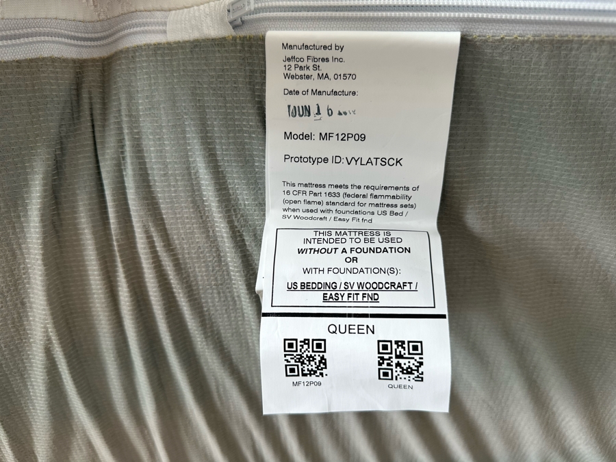 West Elm Platform Bed With Queen Mattress & Bedding Retails $1,930 [Photo 8]