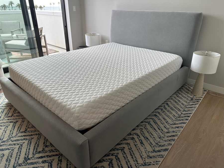 West Elm Platform Bed With Queen Mattress & Bedding Retails $1,930 [Photo 10]
