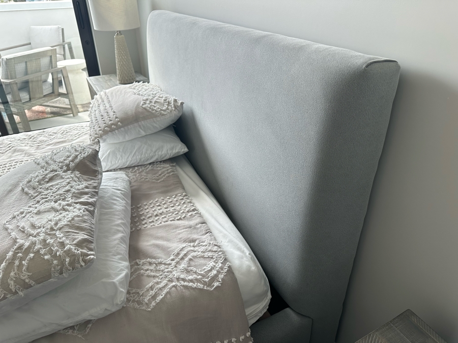 West Elm Platform Bed With Queen Mattress & Bedding Retails $1,930 [Photo 7]