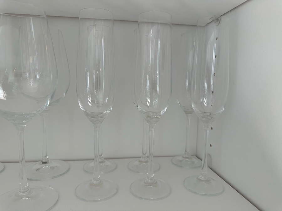 (6) Red Wine Stemware Glasses, (6) White Wine Stemware Glasses & (6) Champagne Flutes All Marked RV [Photo 5]