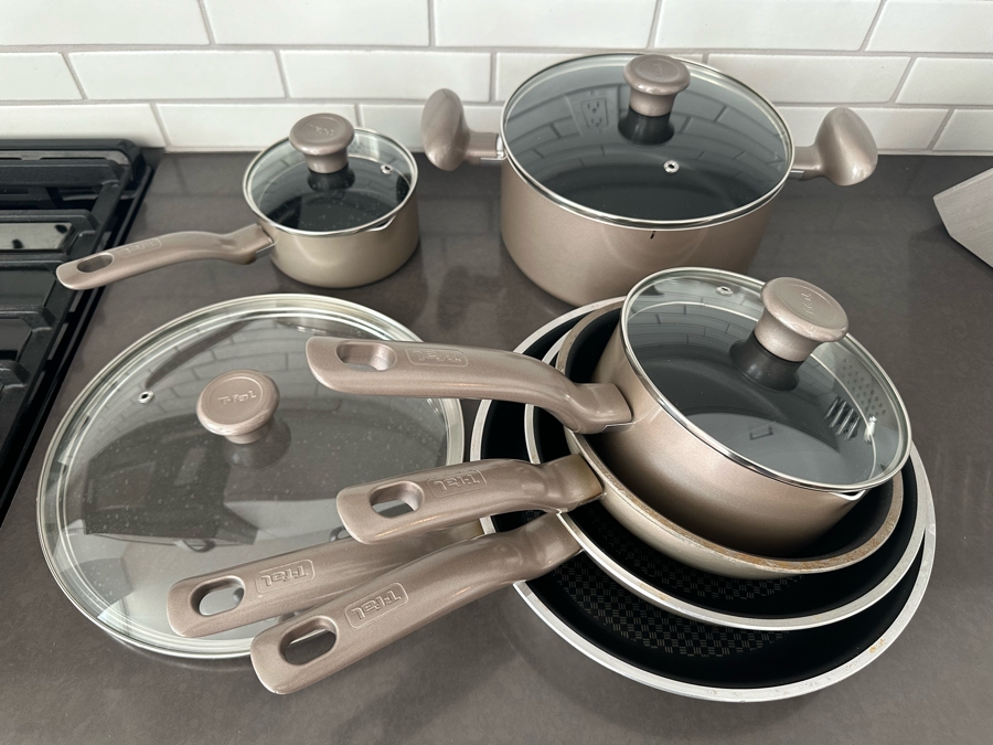 10-Piece Set Of T-fal Pots & Pans