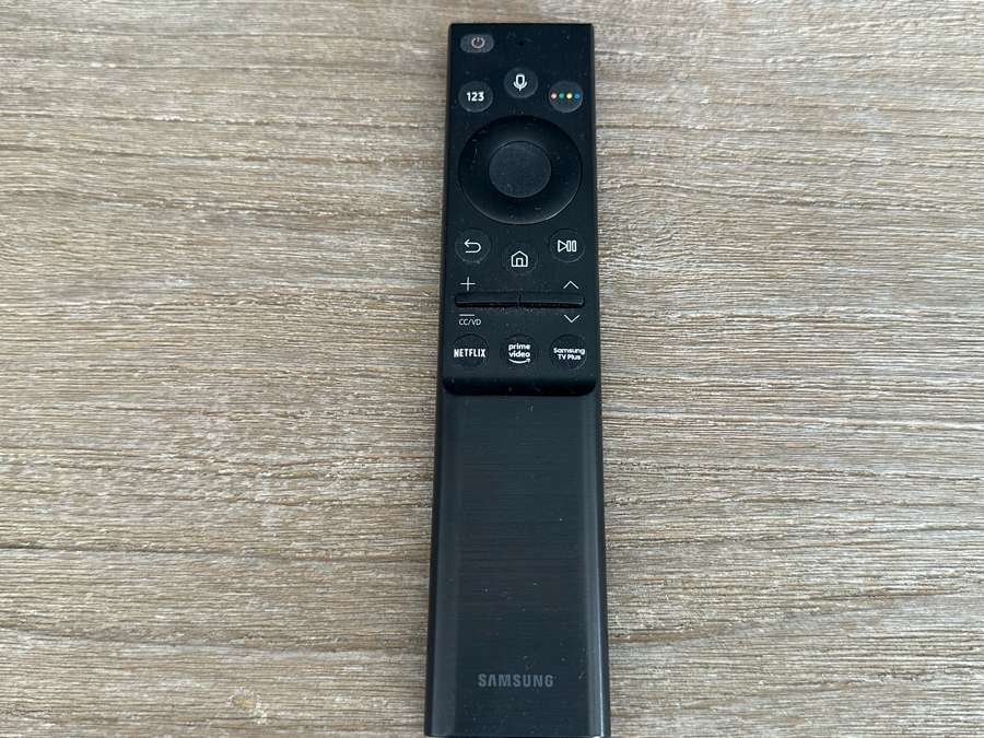 Samsung 50' Crystal UHD 4K Smart TV Model UN50AU8000F [Photo 7]