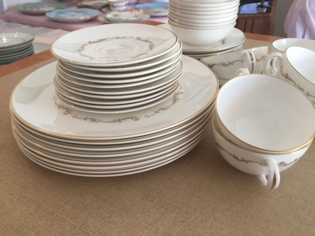 Royal Doulton England China Set [Photo 2]