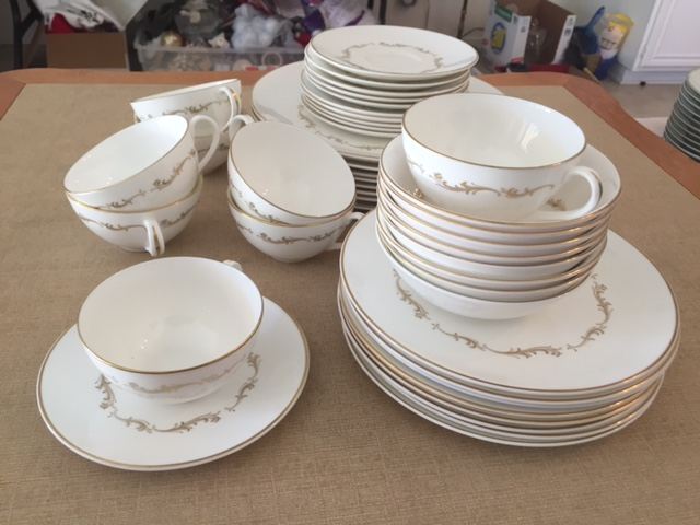 Royal Doulton England China Set [Photo 6]