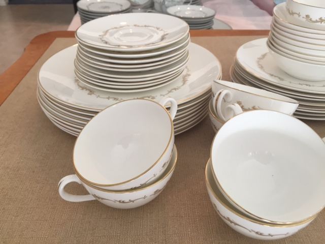 Royal Doulton England China Set [Photo 4]