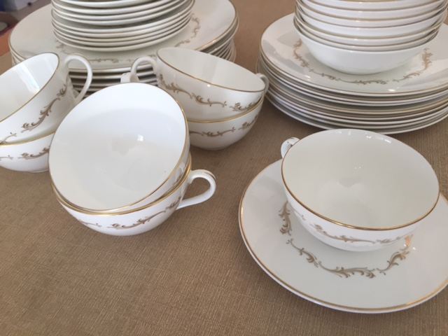 Royal Doulton England China Set [Photo 5]