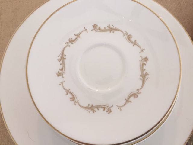 Royal Doulton England China Set [Photo 7]
