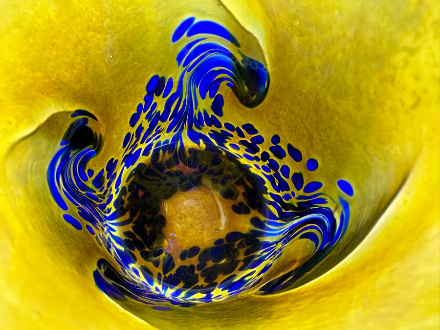 Vintage Signed Saul Alcarez Santa Barbara Art Glass Iridescent Cup With Wave Design 4.75'H [Photo 9]