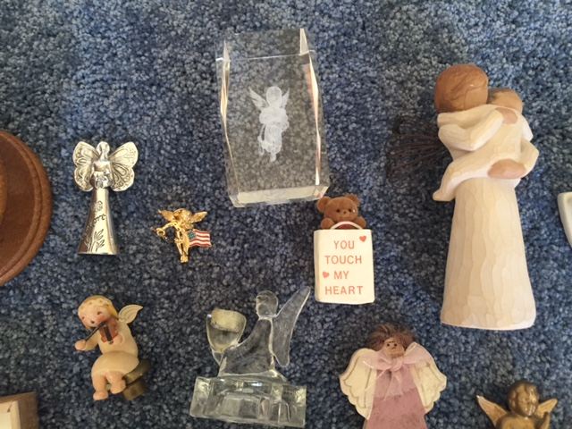 Figurine Lot [Photo 3]