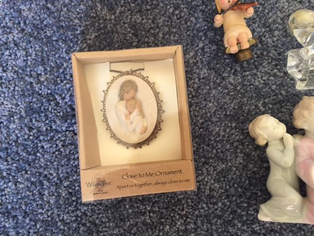 Figurine Lot [Photo 6]