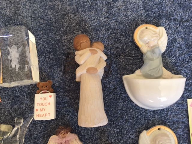 Figurine Lot [Photo 2]