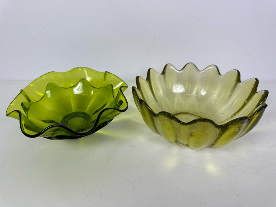 Vintage Viking Green Art Glass Bowl (L) And Mid-Century Blenko Glass Lotus Bowl 9'W [Photo 2]