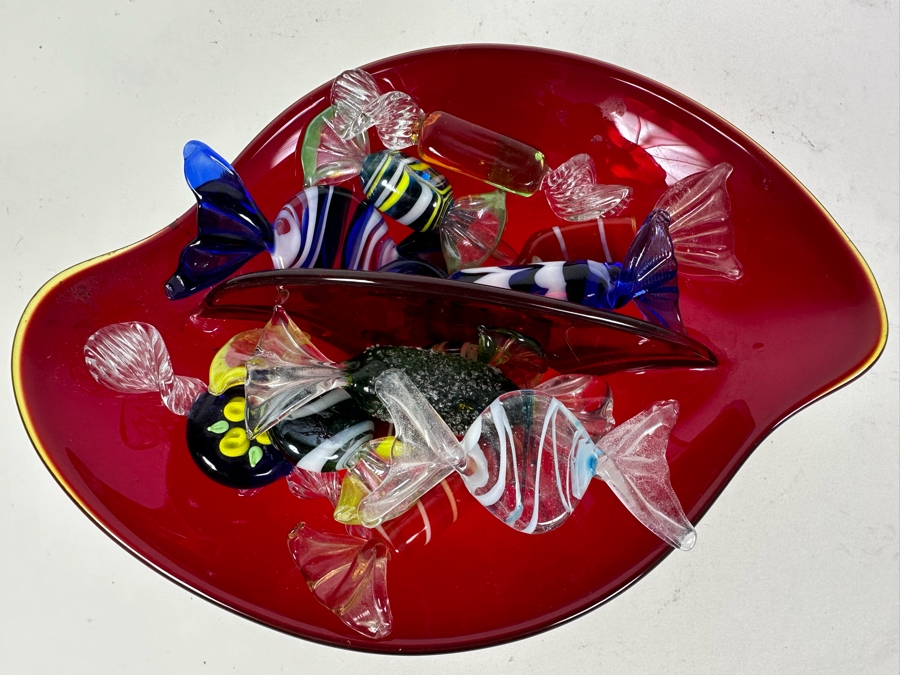 Italian Murano Glass Bowl With Glass Candy Pieces 7.5'W X 6'D X 2'H [Photo 2]
