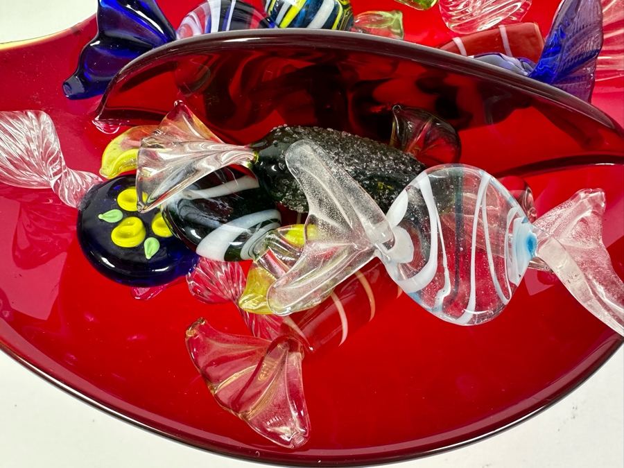 Italian Murano Glass Bowl With Glass Candy Pieces 7.5'W X 6'D X 2'H [Photo 3]