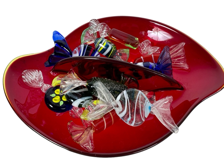 Italian Murano Glass Bowl With Glass Candy Pieces 7.5'W X 6'D X 2'H