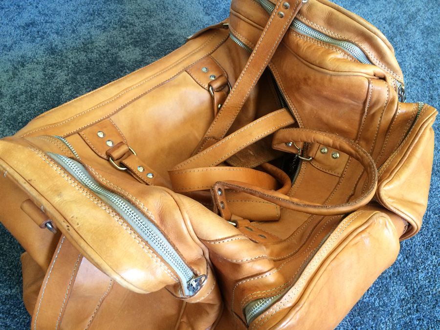 Leather Luggage [Photo 4]