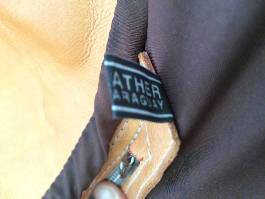 Leather Luggage [Photo 7]