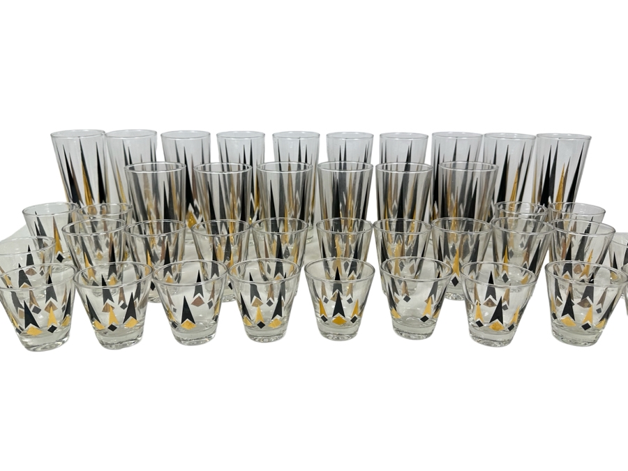 Huge Set Of Vintage MCM Atomic Barware Glasses Anchor Hocking Golden Peaks Apx 37 Glasses [Photo 1]