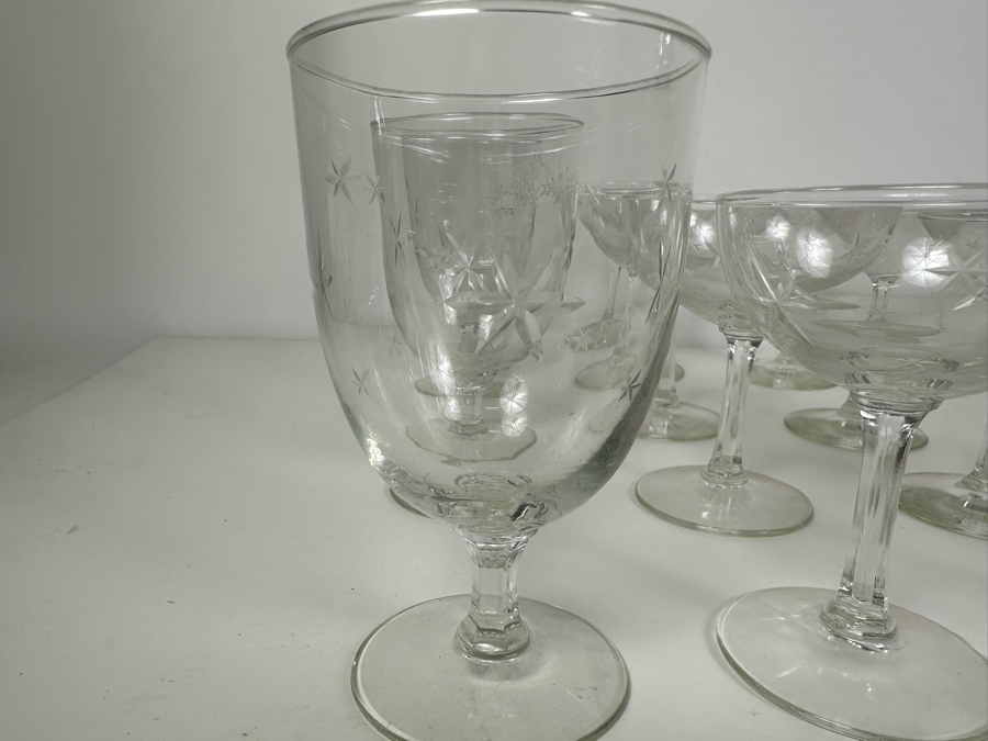 Huge Vintage MCM Etched Glass Star Barware Set With Shaker And Various Stemware Glasses [Photo 4]