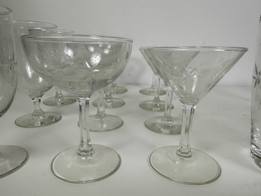 Huge Vintage MCM Etched Glass Star Barware Set With Shaker And Various Stemware Glasses [Photo 5]
