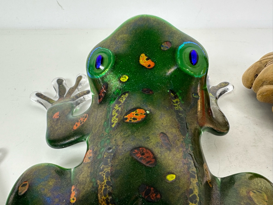 Art Glass Frog Wall Art 8.5'L & Hand Carved Wooden Frog 3.5'H [Photo 8]
