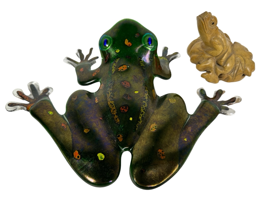 Art Glass Frog Wall Art 8.5'L & Hand Carved Wooden Frog 3.5'H [Photo 1]