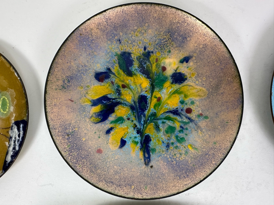 Collection Of Six Handmade Enamel Copper Plates Dishes Of Various Makes Including Annemarie Davidson And Bovano 4' - 5.75' [Photo 4]