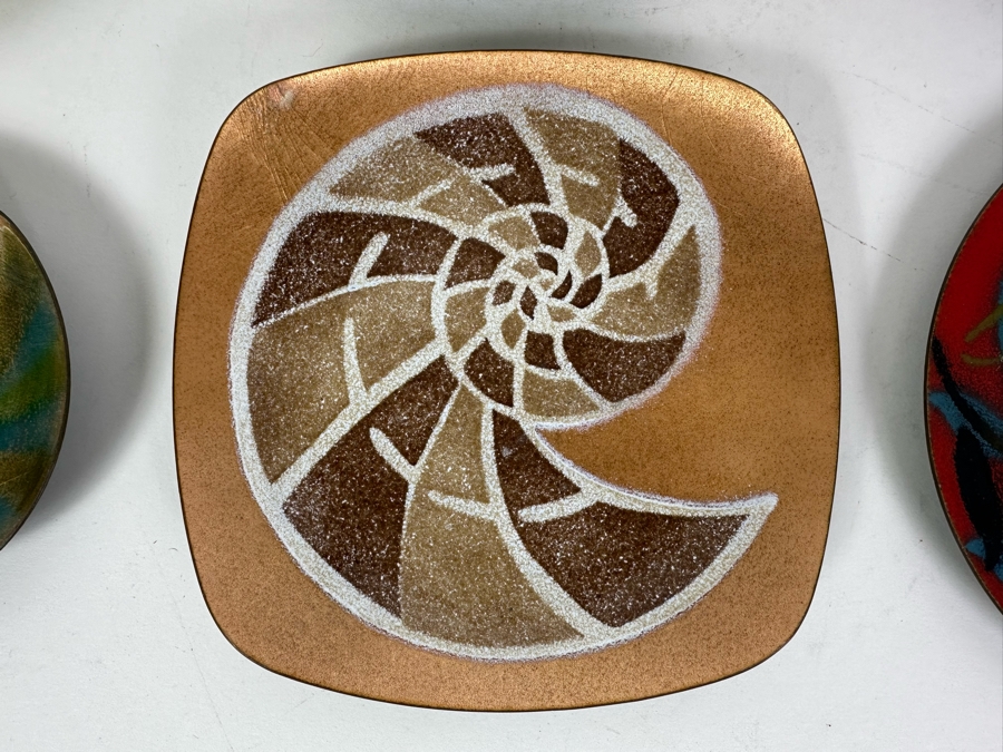 Collection Of Six Handmade Enamel Copper Plates Dishes Of Various Makes Including Annemarie Davidson And Bovano 4' - 5.75' [Photo 2]