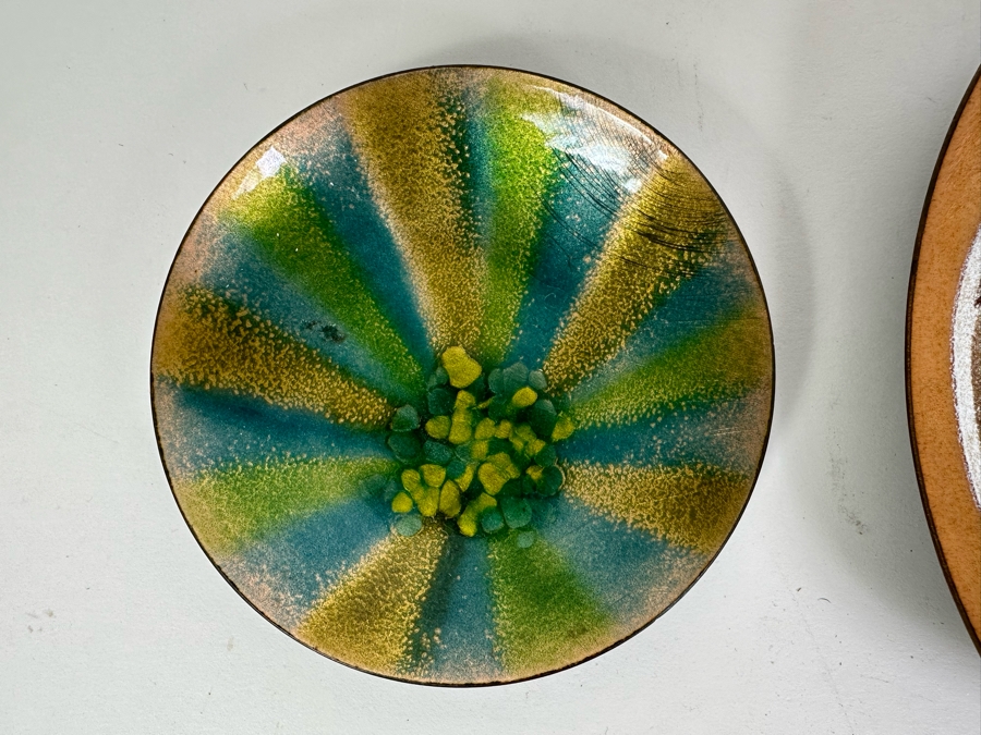 Collection Of Six Handmade Enamel Copper Plates Dishes Of Various Makes Including Annemarie Davidson And Bovano 4' - 5.75' [Photo 7]