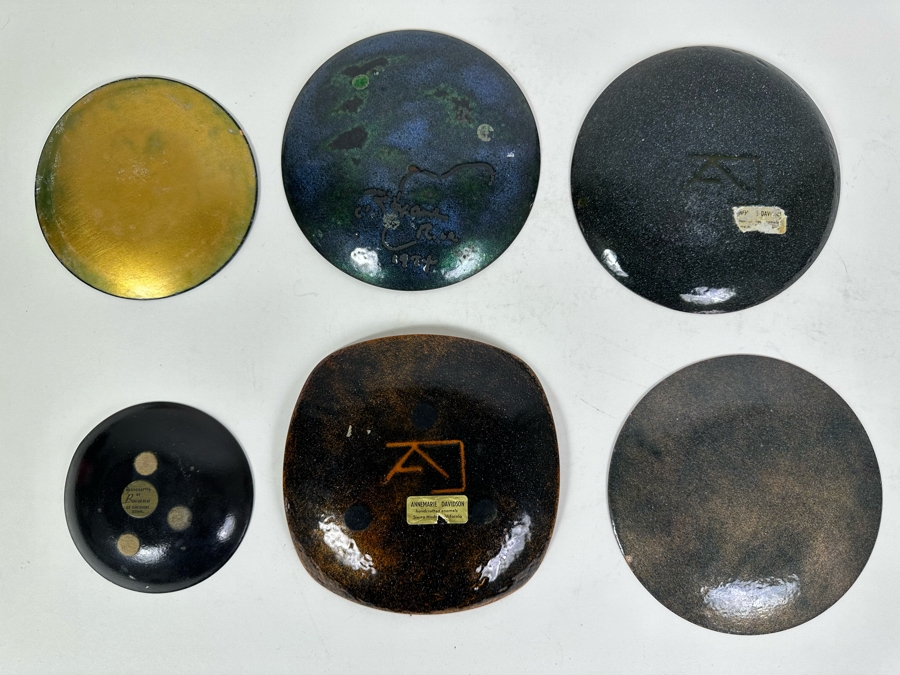 Collection Of Six Handmade Enamel Copper Plates Dishes Of Various Makes Including Annemarie Davidson And Bovano 4' - 5.75' [Photo 8]