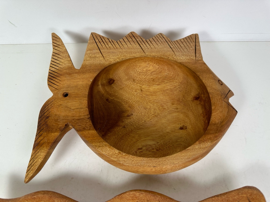Pair Of Vintage Wooden Fish Platter Bowls 9'W - 17'W [Photo 3]