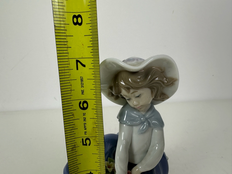Signed 'M. C. Lladro' Lladro Figurine Pretty Pickings By Jose Puche # 5222 7'H [Photo 8]