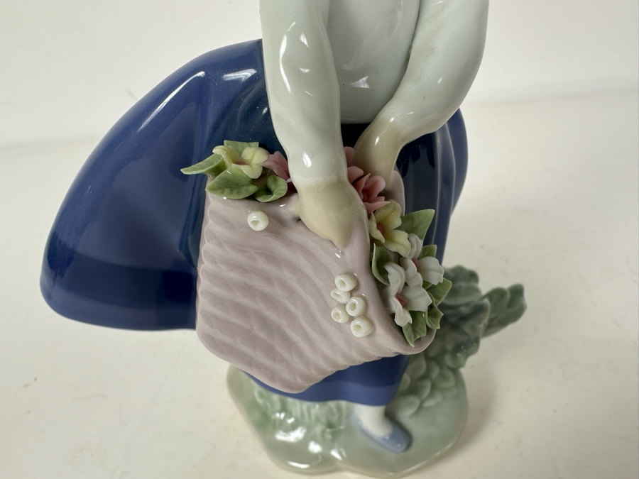 Signed 'M. C. Lladro' Lladro Figurine Pretty Pickings By Jose Puche # 5222 7'H [Photo 3]