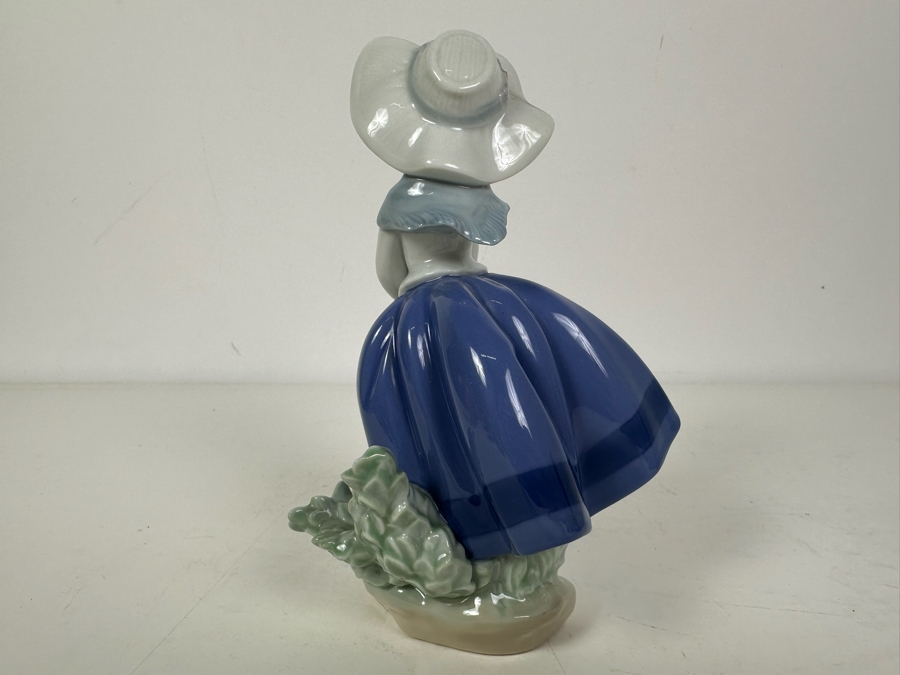 Signed 'M. C. Lladro' Lladro Figurine Pretty Pickings By Jose Puche # 5222 7'H [Photo 5]