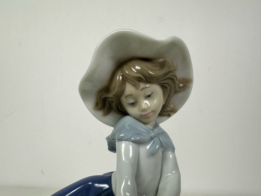 Signed 'M. C. Lladro' Lladro Figurine Pretty Pickings By Jose Puche # 5222 7'H [Photo 2]