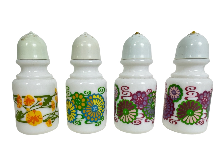 Vintage Milk Glass Salt & Pepper Shakers 4.5'H [Photo 1]