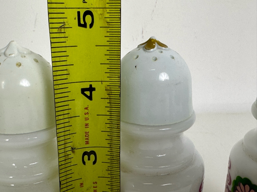 Vintage Milk Glass Salt & Pepper Shakers 4.5'H [Photo 4]