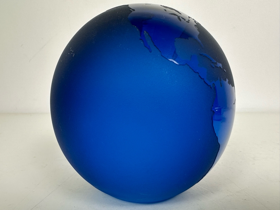 Vintage Steven Correia Blue Etched Art Glass World Globe Paperweight 4'H [Photo 4]