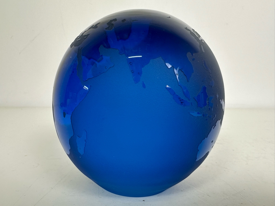 Vintage Steven Correia Blue Etched Art Glass World Globe Paperweight 4'H [Photo 2]