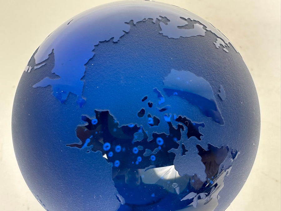 Vintage Steven Correia Blue Etched Art Glass World Globe Paperweight 4'H [Photo 5]