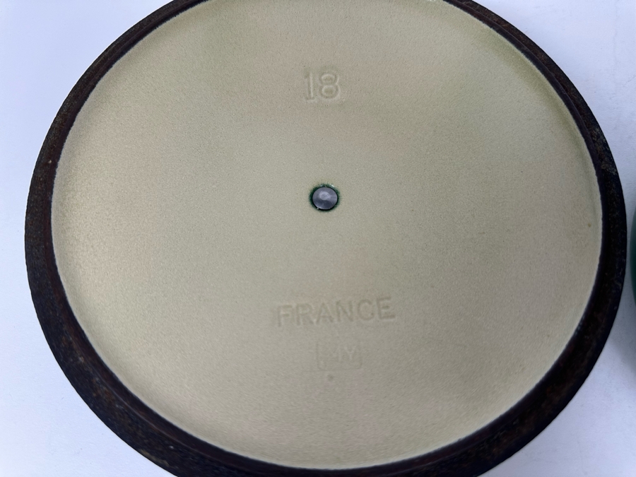 Le Creuset Cast Iron Pot With Lid 18 Made In France 9.5'W X 5'H [Photo 4]