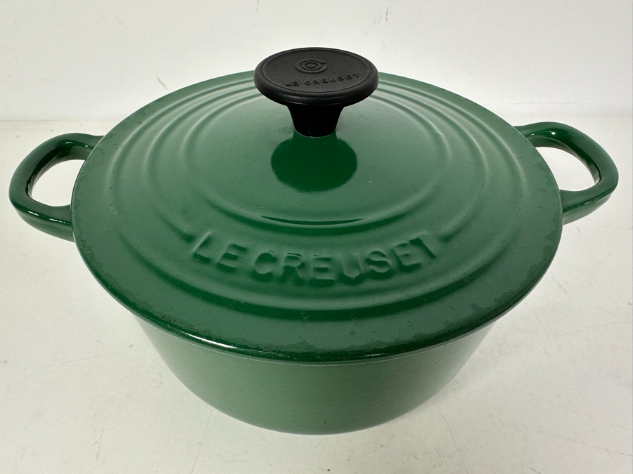 Le Creuset Cast Iron Pot With Lid 18 Made In France 9.5'W X 5'H [Photo 2]